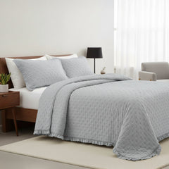 Colcha Acolchoada com Acabamento em Folho – Amour